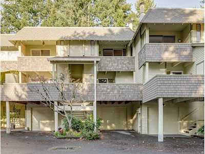 19645 NW Quail Hollow Dr Portland, OR 97229