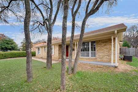 1801 Signet Drive Euless, TX 76040