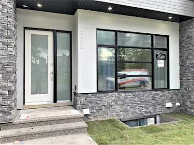 722 37 Street NW Calgary, AB T2N 3B9