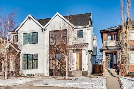 2028 38 Avenue SW Calgary, AB T2T 2K4