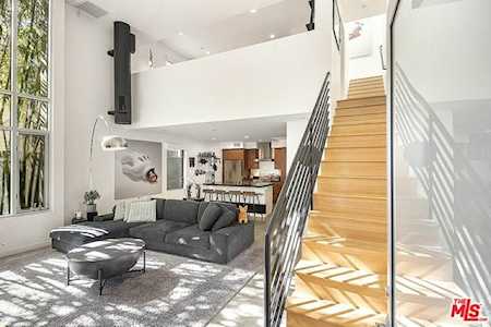1120 N El Centro Avenue #11 Los Angeles, CA 90038