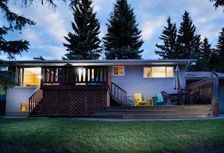 38 Oaklawn Place SW Calgary, AB T2V 3Z1