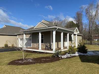 4 Spring Hill Drive #42 Uxbridge, MA 01569