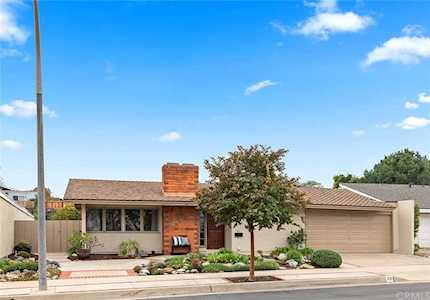 30 Mountain View Irvine, CA 92603