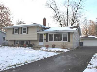 35 Robin Hill Dr Naperville, IL 60540