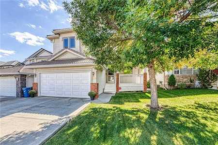 212 Edgebrook Park NW Calgary, AB T3A 5T8