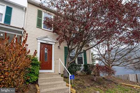 1944 Pohick Creek Ct Woodbridge, VA 22192