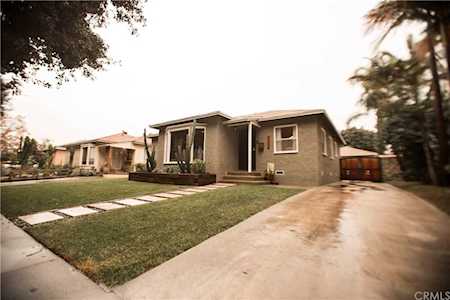 5222 Bellflower Boulevard Lakewood, CA 90713