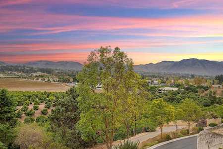 2913 Antonio Drive #203 Camarillo, CA 93010