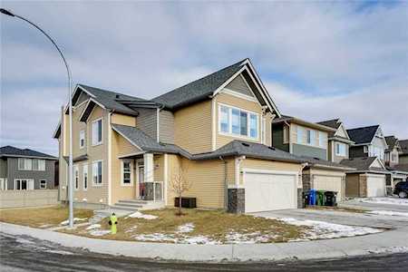 60 Saddlelake Manor NE Calgary, AB T3J 0W2
