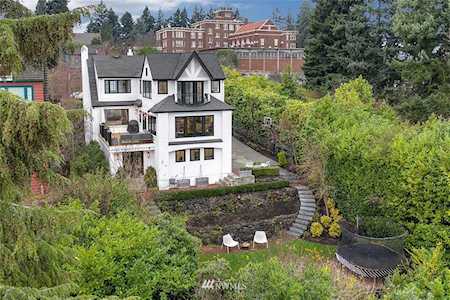 4560 52nd Ave NE Seattle, WA 98105
