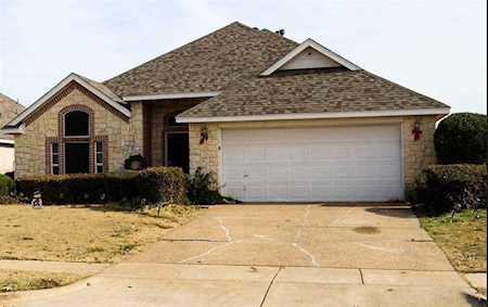 6120 Huntington Drive Haltom City, TX 76137