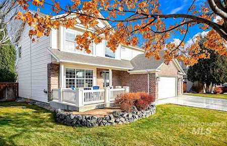 5770 S Horseshoe Place Boise, ID 83716