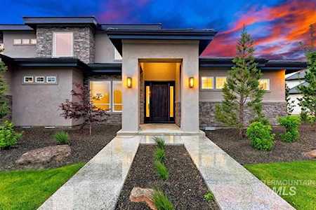 2031 W Island Green Dr. Meridian, ID 83646