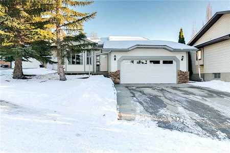 208 Deer Ridge Place SE Calgary, AB T2J 6X6