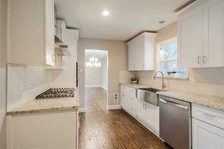911 Fernwood Drive Richardson, TX 75080