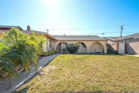 5842 Karen Avenue Cypress, CA 90630