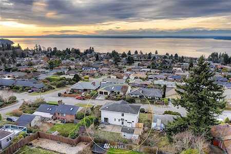 12716 8th Ave NW Seattle, WA 98177