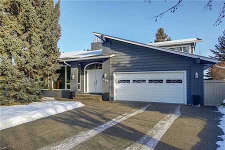 147 Lake Tahoe Green SE Calgary, AB T2J 4X6