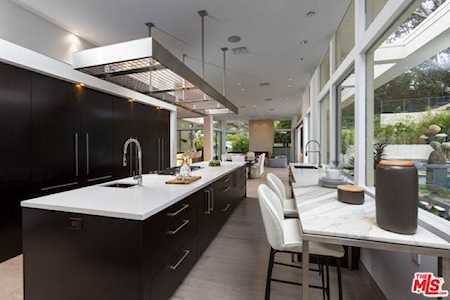2241 Bowmont Drive Beverly Hills, CA 90210