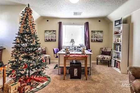 551 E Whitney Ct Eagle, ID 83616