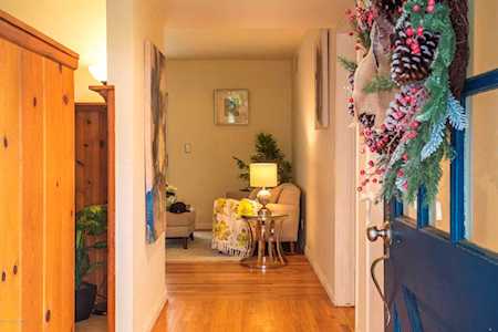 5548 Goss Canyon Avenue La Crescenta, CA 91214