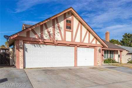 6202 Elmira Dr Las Vegas, NV 89118
