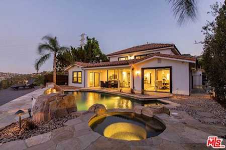 11039 Wrightwood Place Studio City, CA 91604
