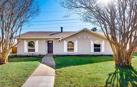 2008 Apple Valley Road Plano, TX 75023