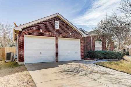 2416 Lula Court Corinth, TX 76210