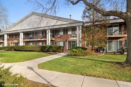 2403 S Goebbert Rd #F204 Arlington Heights, IL 60005