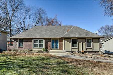 1101 SW 15th St Blue Springs, MO 64015