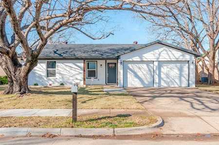 6853 Mccoy Drive Watauga, TX 76148