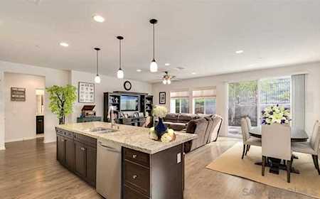 1739 Avineda Regina San Marcos, CA 92069