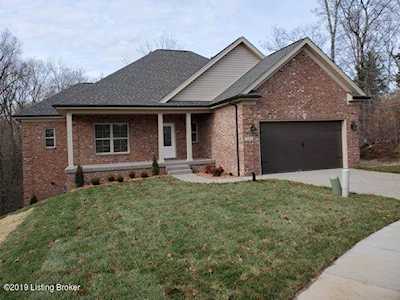 7602 Pauls View Pl Louisville, KY 40228