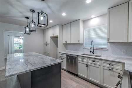6458 Ridgemont Drive Dallas, TX 75214