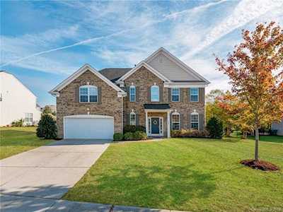7223 Streamhaven Dr Harrisburg, NC 28075