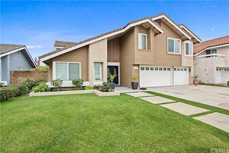 9792 Emmons Circle Fountain Valley, CA 92708