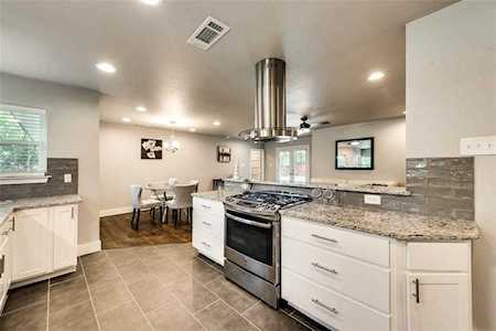 9946 Losa Drive Dallas, TX 75218