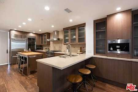 12218 Montana Avenue #304 Los Angeles, CA 90049