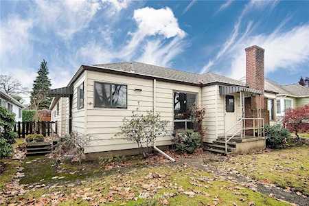 1315 22nd Ave Longview, WA 98632