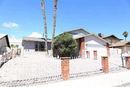 608 Cragin Park Dr Las Vegas, NV 89107