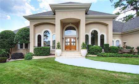 15904 Riverpointe Dr Charlotte, NC 28278