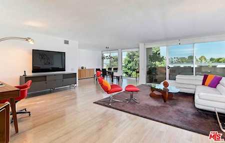 1015 N Kings Road #402 West Hollywood, CA 90069