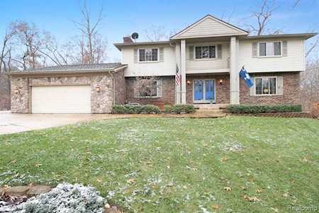 8616 Dann Dr Brighton Twp, MI 48114