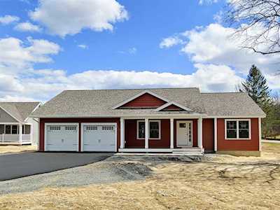 1 Three Ponds Dr Brentwood, NH 03833