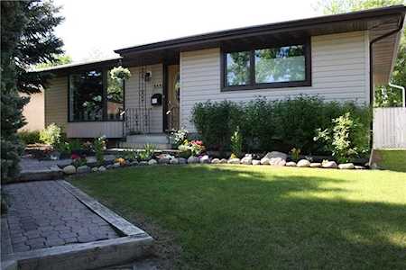 5331 Lakeview Drive SW Calgary, AB T3E 5S1