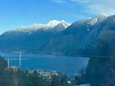 6438 Rosebery Avenue West Vancouver, BC V7W 2C6