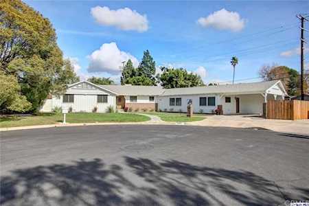 19303 Citronia Street Northridge, CA 91324