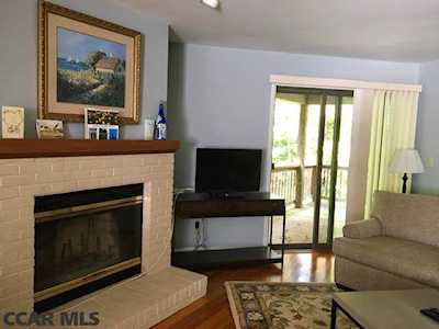 1602 Woodledge Circle State College, PA 16803